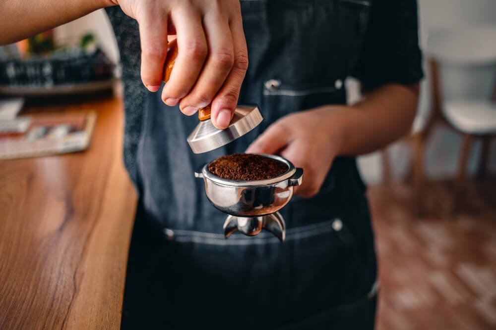 Por que é importante moer o café na hora?