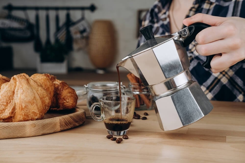 Quais partes a cafeteira possui?
