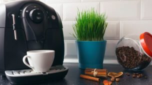 Cafeteira que moe café na hora