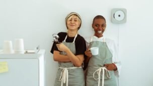 cafeteira elétrica cadence to go com copo térmico é boa