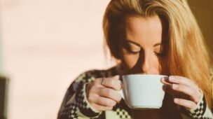 como descalcificar cafeteira delonghi
